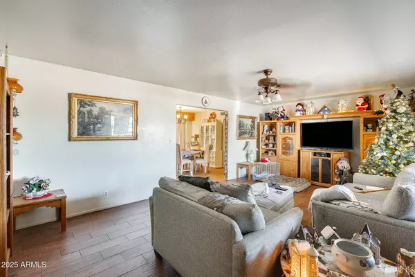 5501 E DALLAS Street, Mesa, AZ 85205