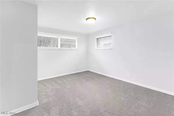 131 Loretta AVE, Follansbee, WV 26037