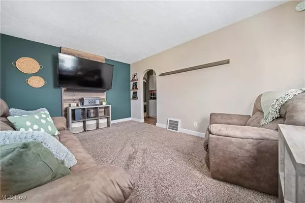 9332 Chestnut AVE SE, East Sparta, OH 44626