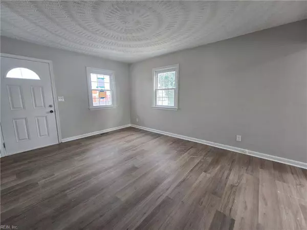 869 Widgeon RD, Norfolk, VA 23513