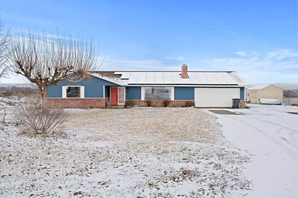 4215 McCullough Rd, Yakima, WA 98903