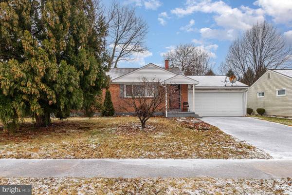 93 KENSINGTON DR, Camp Hill, PA 17011