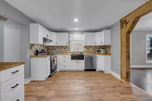 108 S Rose Hill Rd, Rose Hill, KS 67133