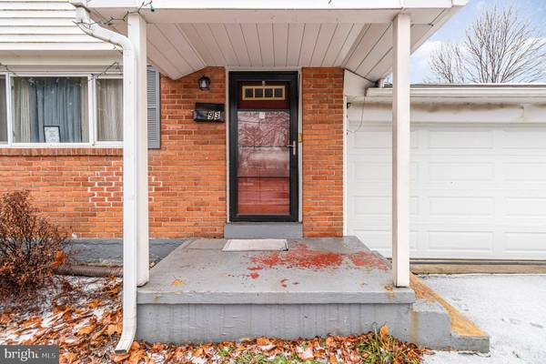 93 KENSINGTON DR, Camp Hill, PA 17011