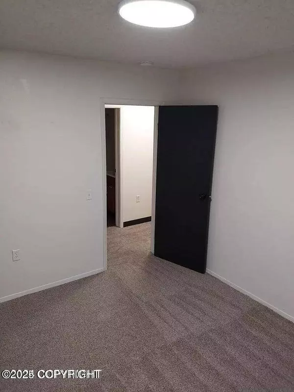 1507 W 45th AVE, Anchorage, AK 99503