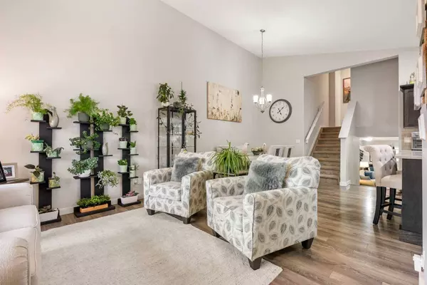 125 Ravenstern CRES SE, Airdrie, AB T4A 0W3