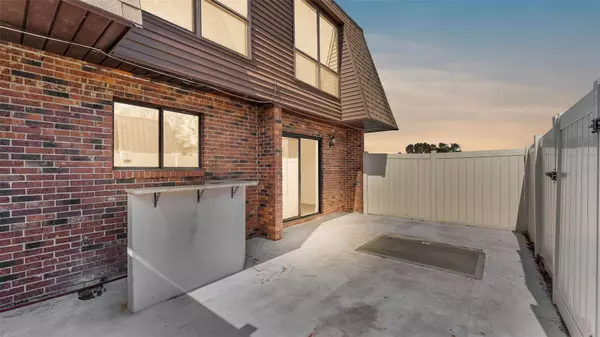 1836 N CRYSTAL LAKE DR #112, Lakeland, FL 33801