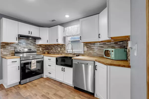 108 S Rose Hill Rd, Rose Hill, KS 67133