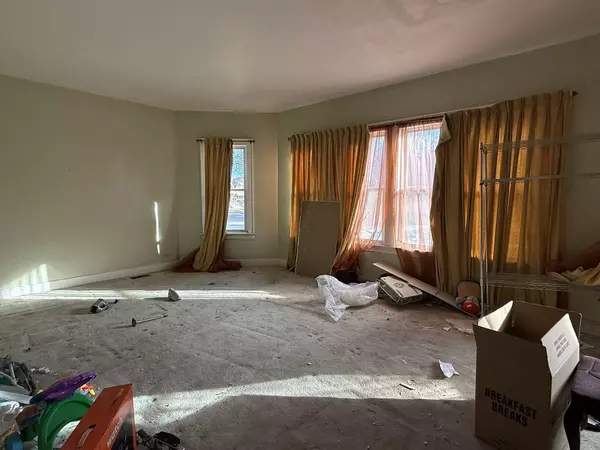 8510 S Blackstone AVE, Chicago, IL 60619