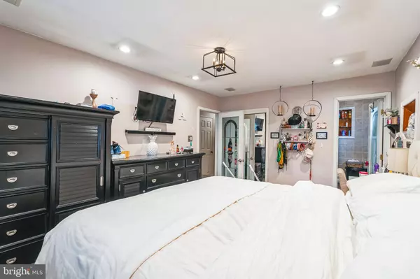 9976 SANDY RD, Philadelphia, PA 19115