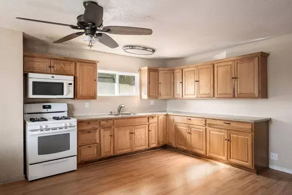 2466 Cedar AVE, Fresno, CA 93725