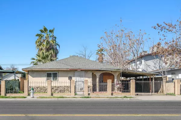 2466 Cedar AVE, Fresno, CA 93725