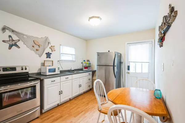 13 paula, Green Creek, NJ 08204