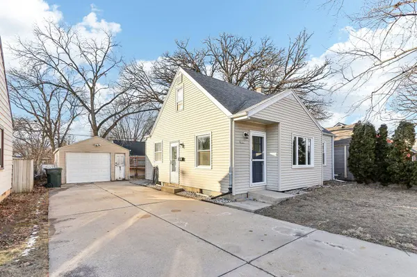 1027 S 110th St, West Allis, WI 53214