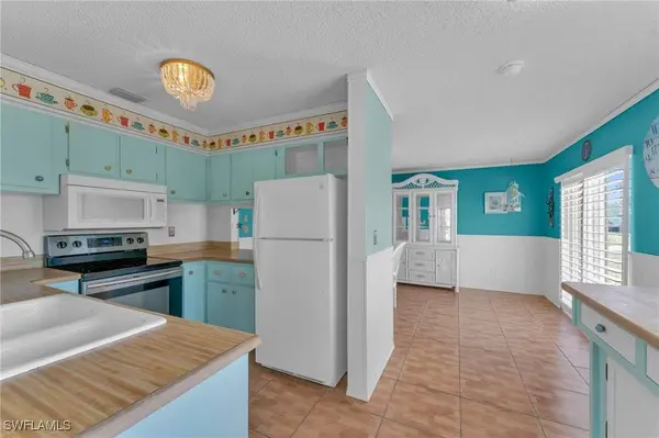 4118 SE 10th CT, Cape Coral, FL 33904