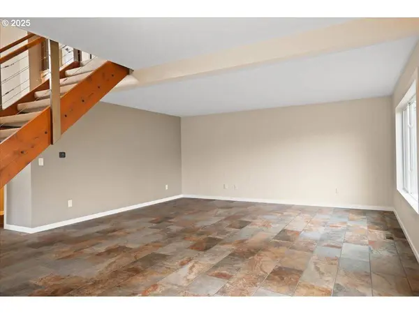 6833 SE REEDWAY ST, Portland, OR 97206