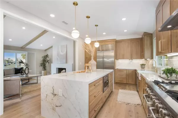 2016 Phalarope CT, Costa Mesa, CA 92626