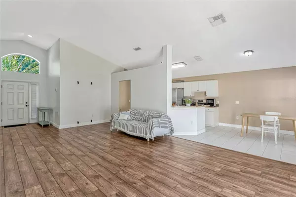 5726 ESSEX ISLE DR, Orlando, FL 32829