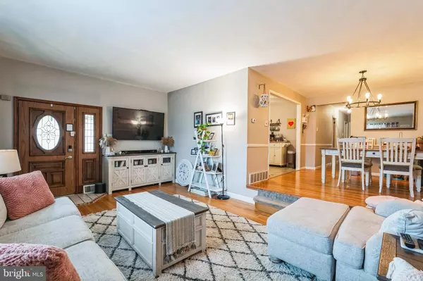 9976 SANDY RD, Philadelphia, PA 19115