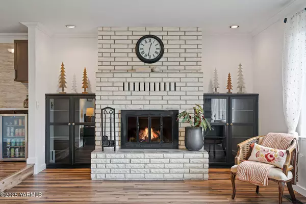 4215 McCullough Rd, Yakima, WA 98903