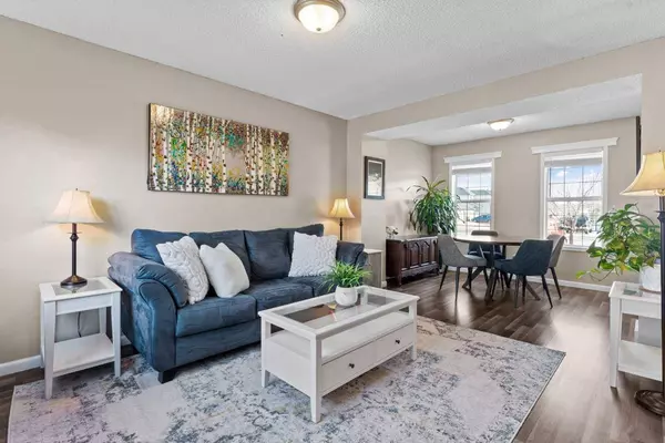 64 Canoe SQ SW, Airdrie, AB T4B 2C9