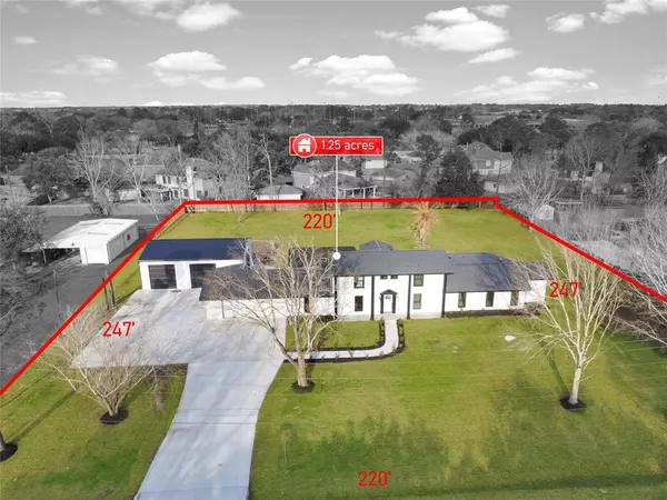 205 Chester DR, Friendswood, TX 77546