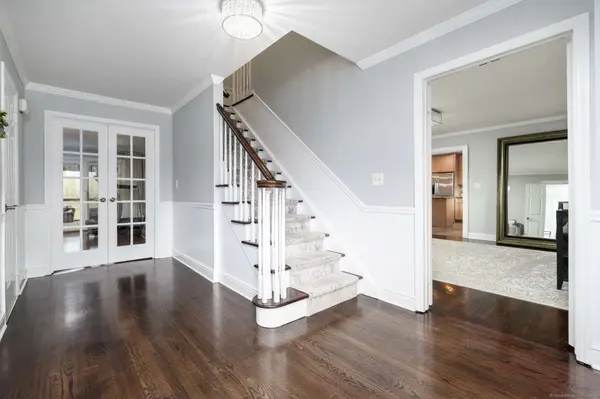 1824 Newfield Avenue, Stamford, CT 06903