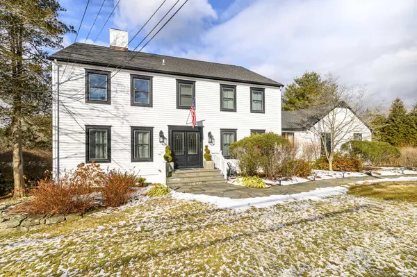 1824 Newfield Avenue, Stamford, CT 06903