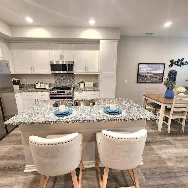 2731 Gaston PL, Fullerton, CA 92835