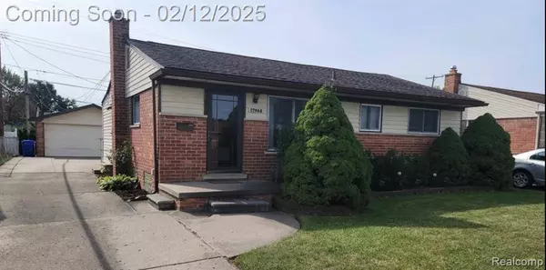 18048 SUMMER Lane S, Fraser, MI 48026