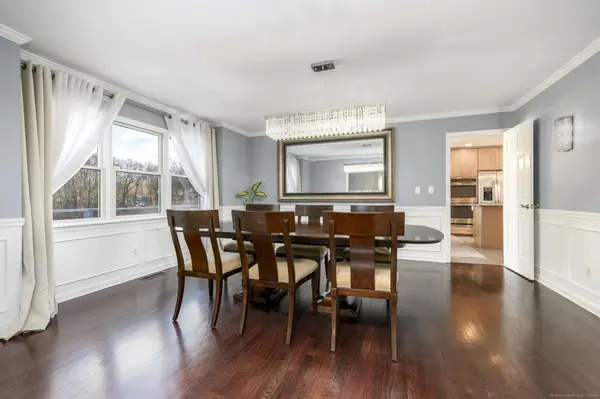 1824 Newfield Avenue, Stamford, CT 06903