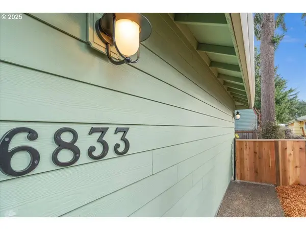 6833 SE REEDWAY ST, Portland, OR 97206