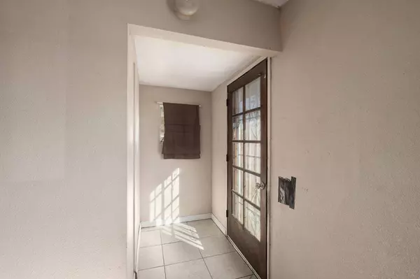 2466 Cedar AVE, Fresno, CA 93725