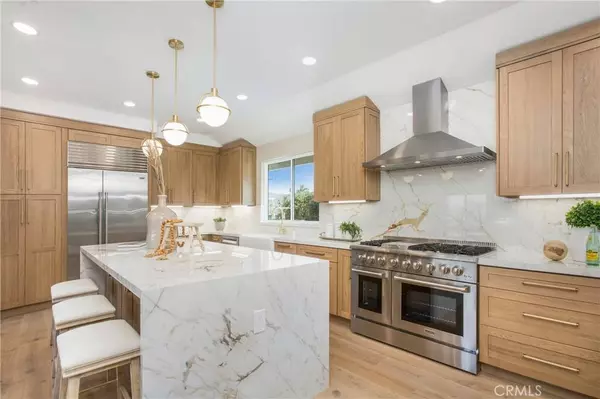 2016 Phalarope CT, Costa Mesa, CA 92626