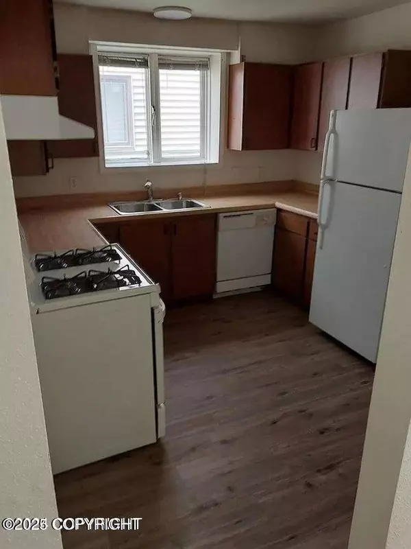 1507 W 45th AVE, Anchorage, AK 99503