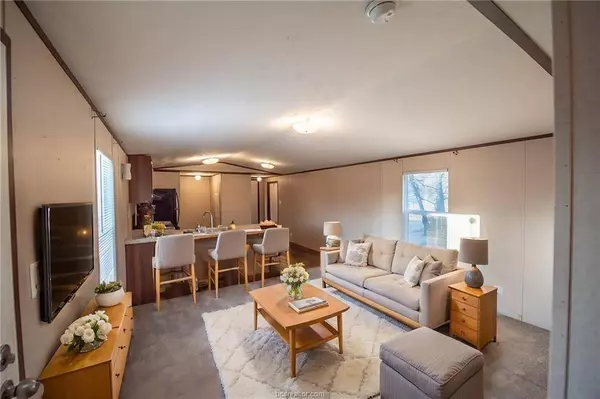 900 Post Oak ST, Calvert, TX 77837