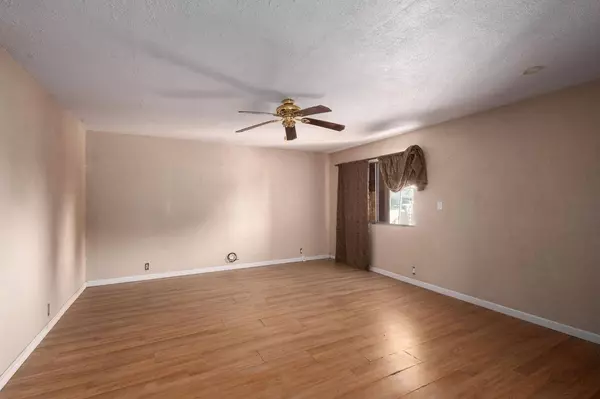 2466 Cedar AVE, Fresno, CA 93725