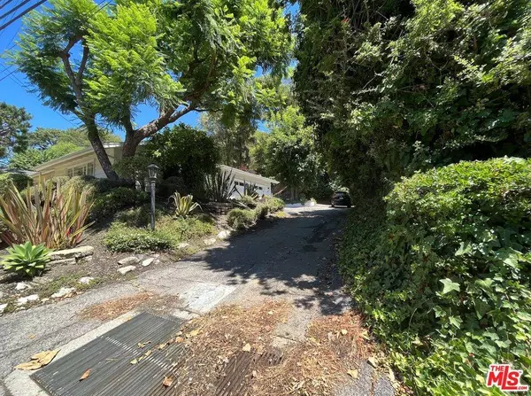 0 Mandeville Canyon Rd, Los Angeles, CA 90049