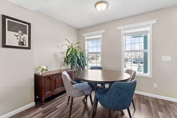 64 Canoe SQ SW, Airdrie, AB T4B 2C9