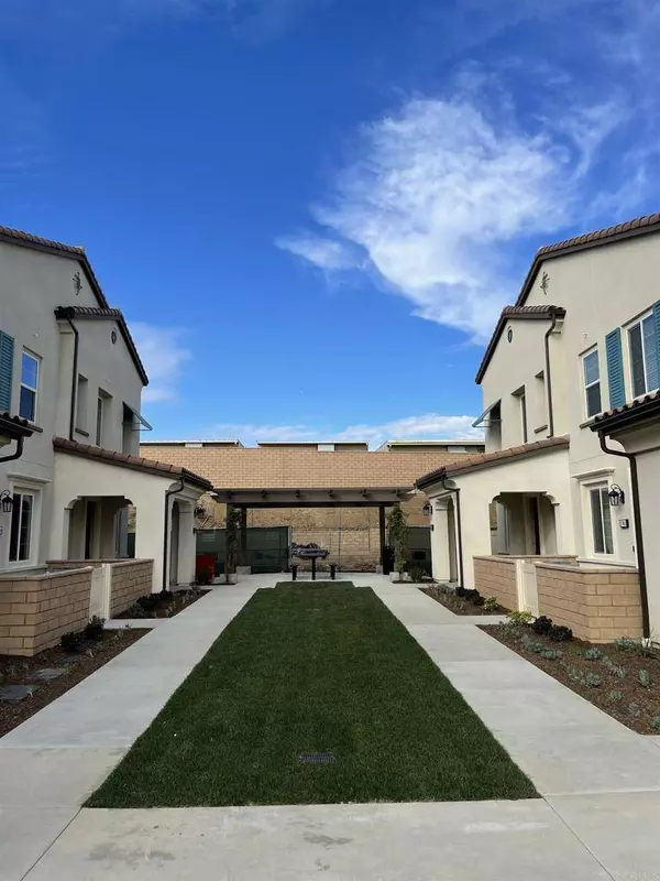 2731 Gaston PL, Fullerton, CA 92835