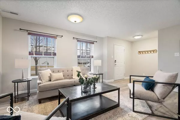 8368 S Midnight DR, Pendleton, IN 46064