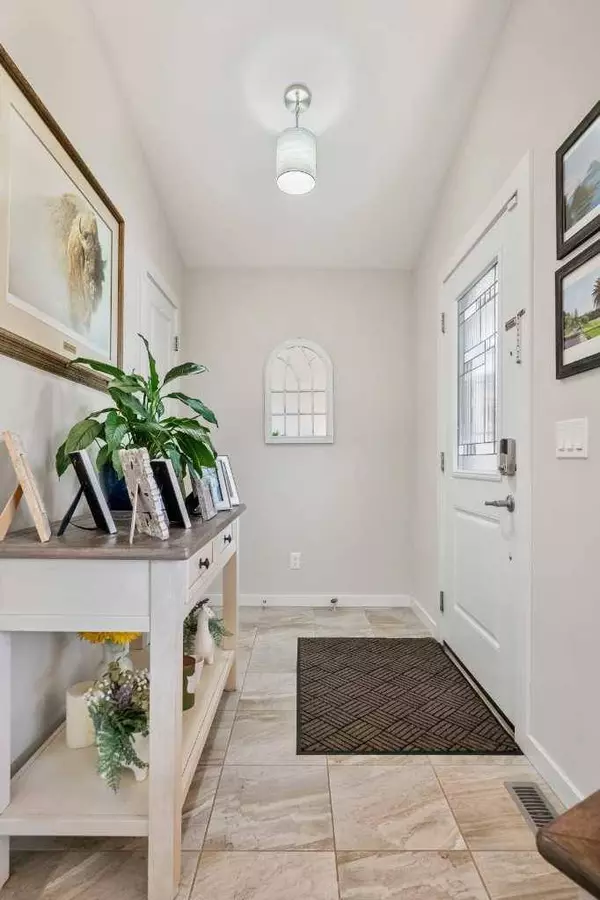 125 Ravenstern CRES SE, Airdrie, AB T4A 0W3