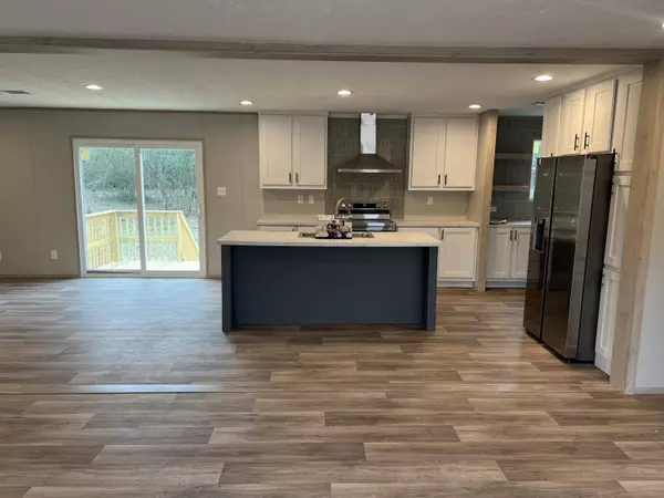 109 Martin Dr, Eutawville, SC 29048