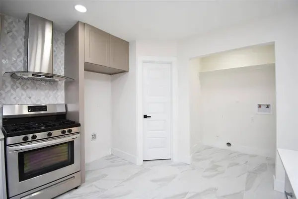 5414 Doulton DR, Houston, TX 77033