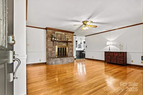 4096 Fairview DR, Maiden, NC 28650