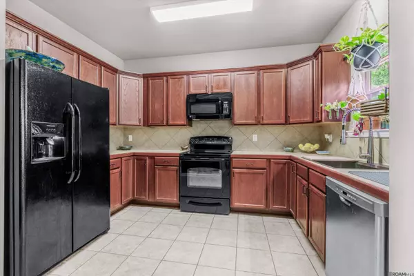 17098 Richmond Dr, Prairieville, LA 70769