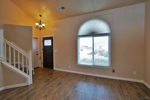 736 Pepper Avenue, Lemoore, CA 93245