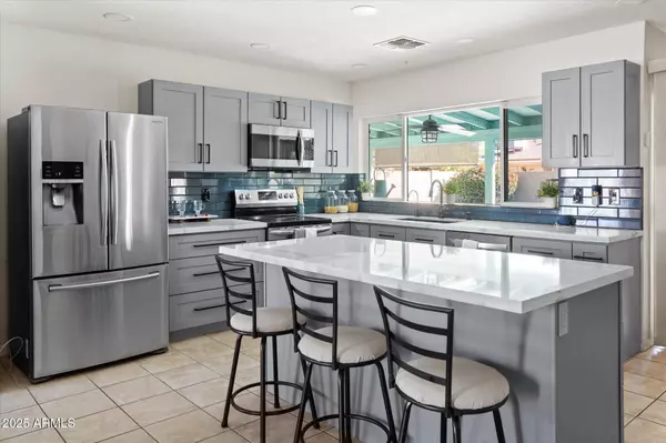 5219 W SWEETWATER Avenue, Glendale, AZ 85304