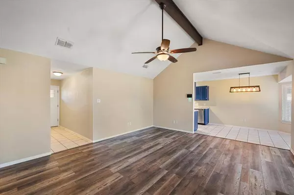 922 Meadowlark Drive, Mansfield, TX 76063