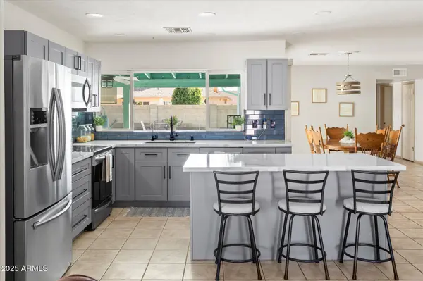 5219 W SWEETWATER Avenue, Glendale, AZ 85304